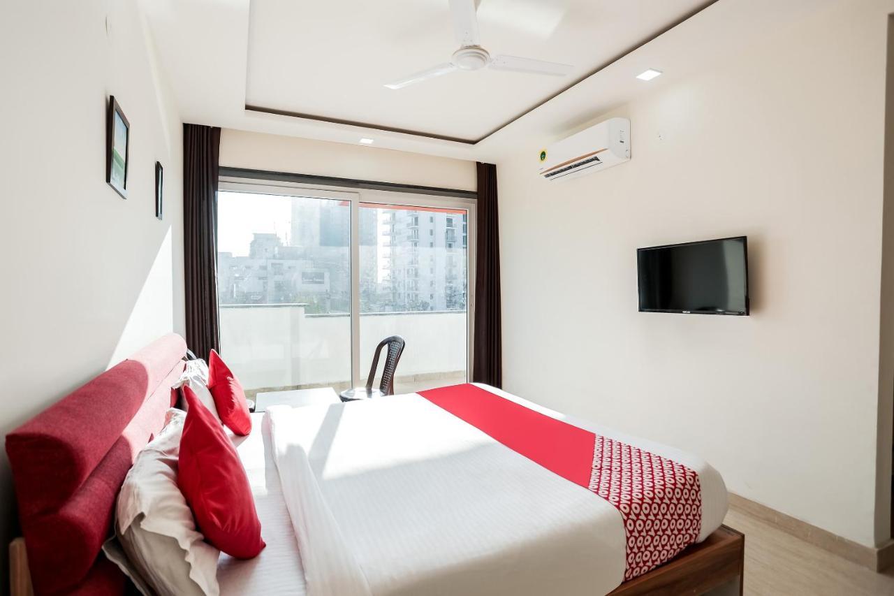 Oyo 65118 Hotel Vatika Ґурґаон Екстер'єр фото