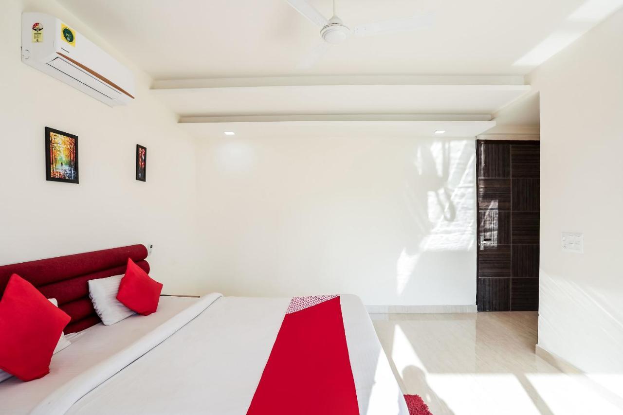Oyo 65118 Hotel Vatika Ґурґаон Екстер'єр фото