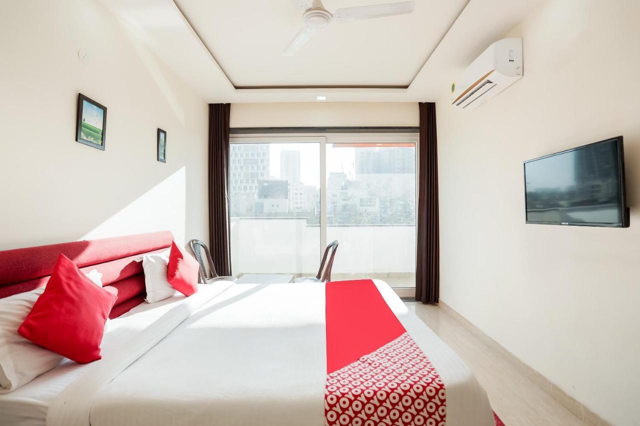 Oyo 65118 Hotel Vatika Ґурґаон Екстер'єр фото