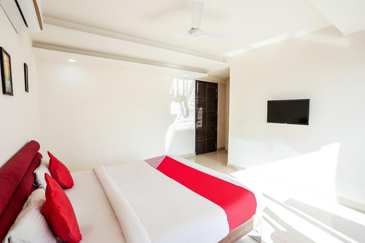 Oyo 65118 Hotel Vatika Ґурґаон Екстер'єр фото