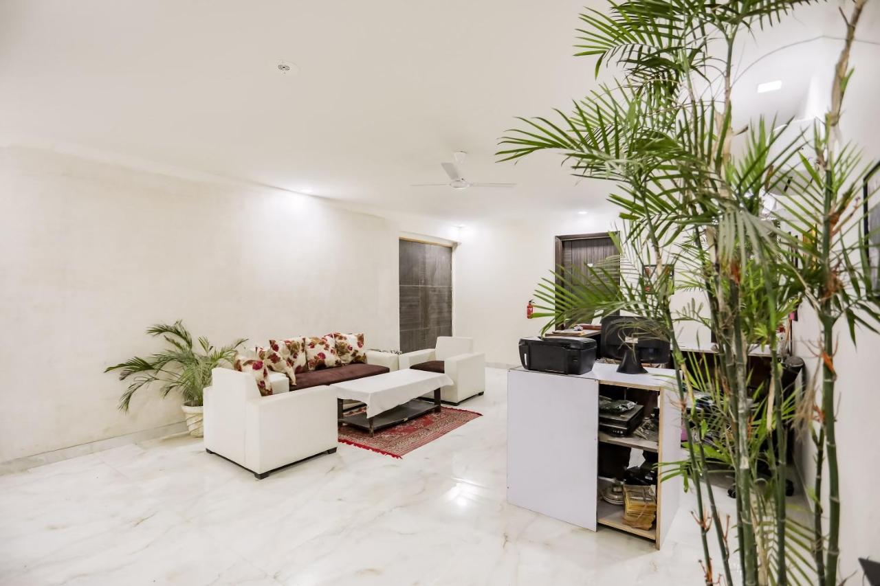 Oyo 65118 Hotel Vatika Ґурґаон Екстер'єр фото